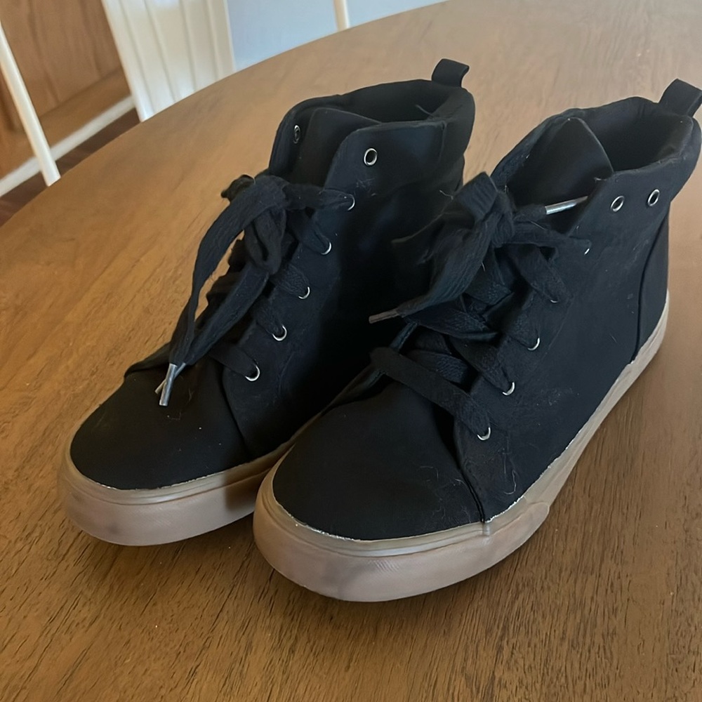 Wonder Nation black boys shoe, size 5